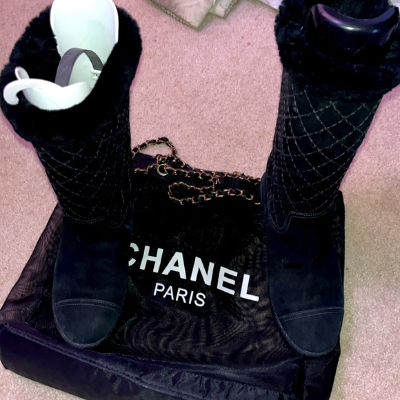 Authentic Chanel Tall Boots🚫DON’T HESITATE 6️⃣AM MARKDOWN 🕕🔚@6am 💲ALE 🔜 7AM - Picture 1 of 10